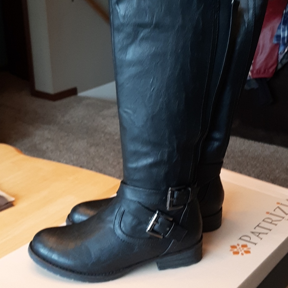 Womens black knee high boots size 7